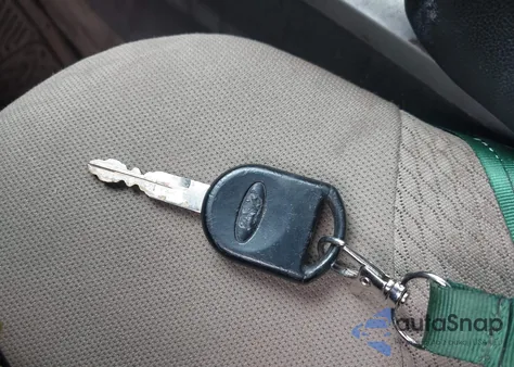 2008 Ford Focus S z USA, uszkodzony, nr VIN 1FAHP34N68W284738